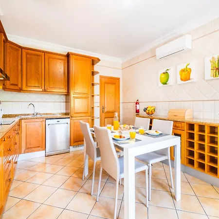 빌라 Villa In Patroves Near Golden Beaches *