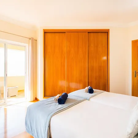 빌라 Villa In Patroves Near Golden Beaches 알부페이라