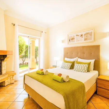 Villa In Patroves Near Golden Beaches فيلة *